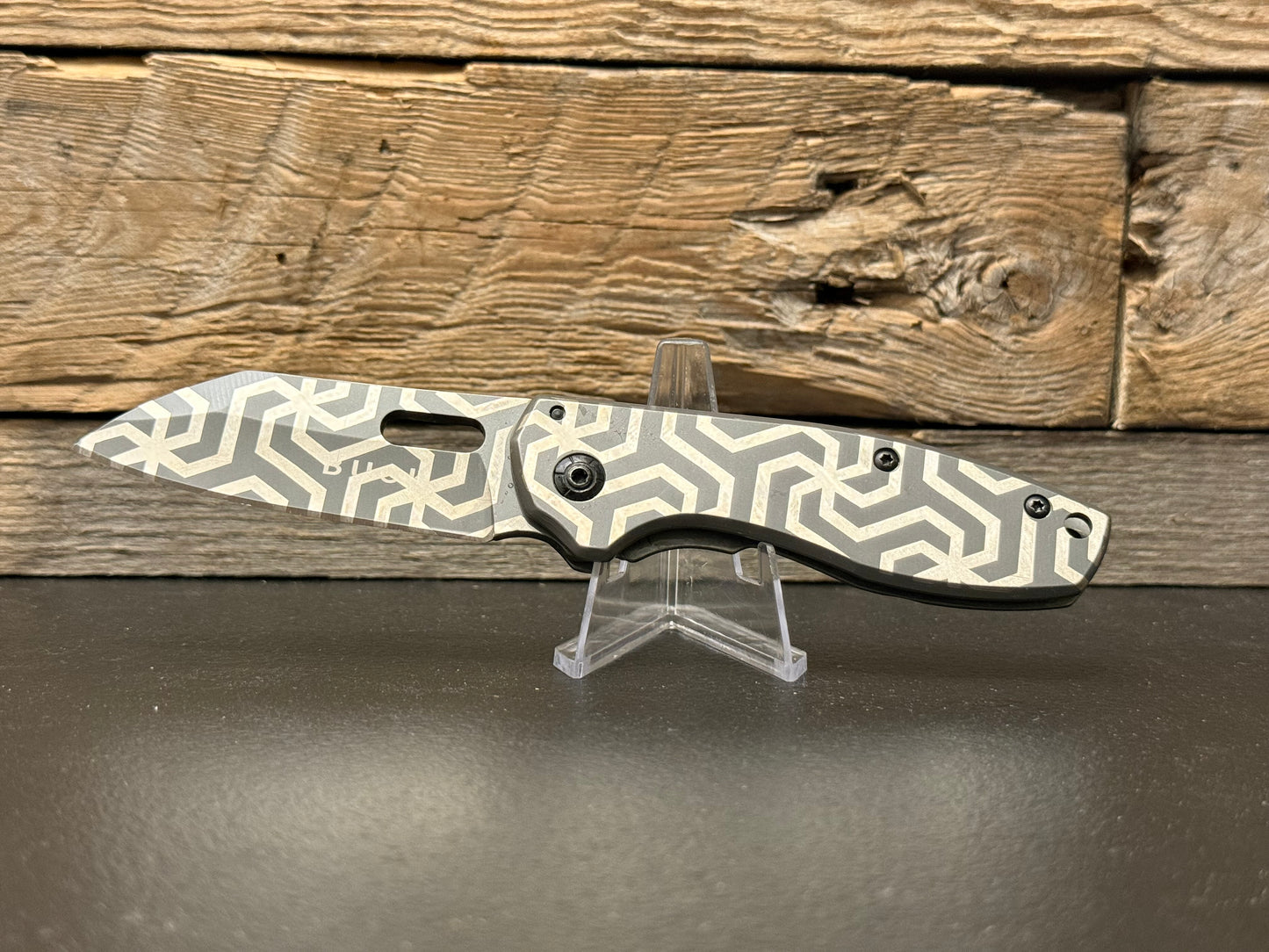Custom Engraved Geometric Maze Buck Knife – Blade of Precision