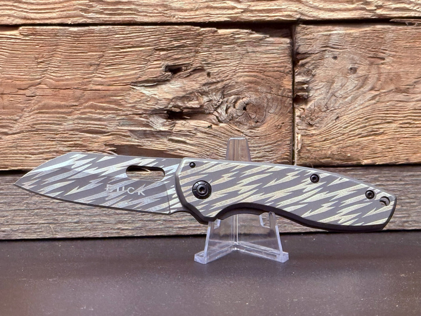 Custom Engraved Buck Knife with Lightning Strike Pattern – Electric Edge