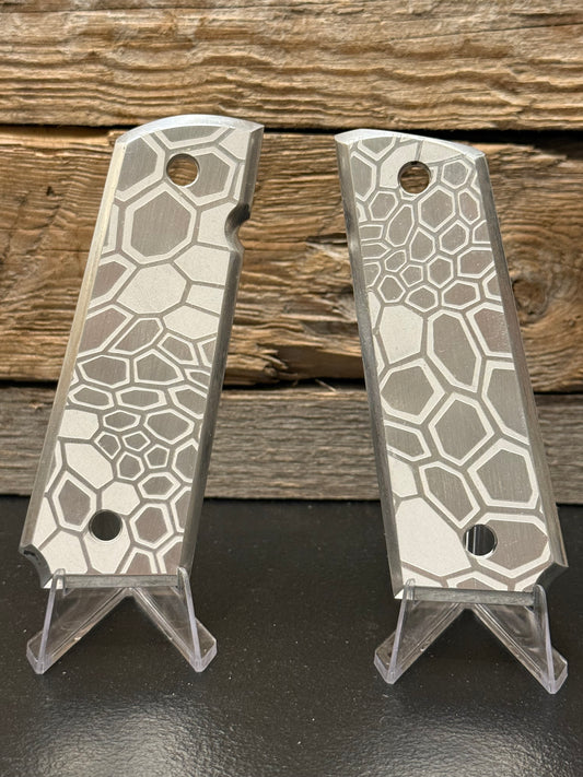 Kryptek Camo-Patterned 1911 Grips Aluminum – Stealth in Grip